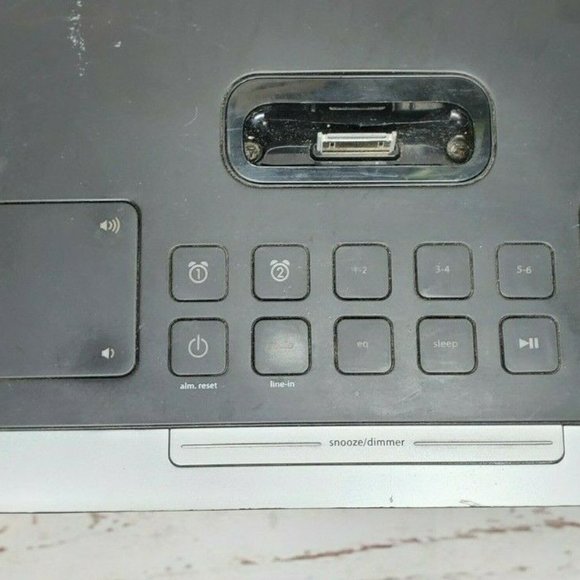 iHome Model Ip90 am/FM alarm Clock Radio - Picture 3 of 11